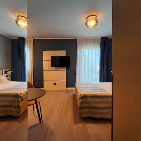 Otel Puccini Peschiera del Garda